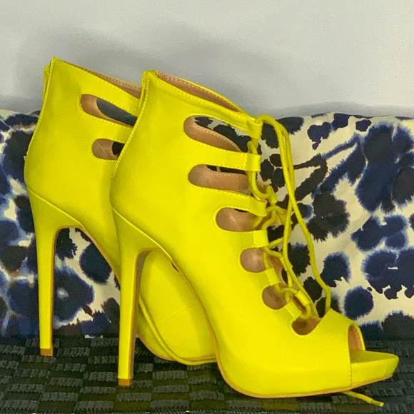 LACE UP PEEP TOE STILETTO BOOTIES - Picture 1 of 10
